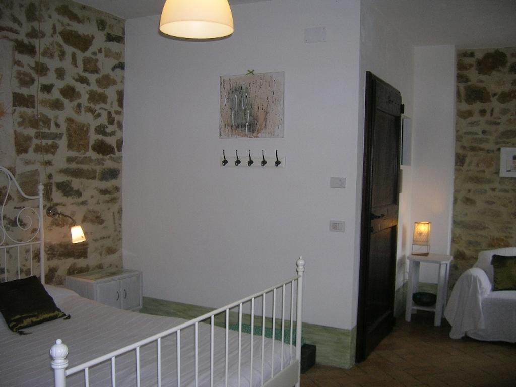 Agriturismo Caresto Villa Carbonesca Luaran gambar